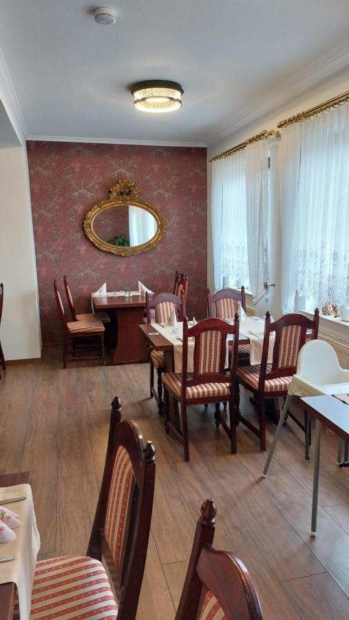 Hotel & Restaurant Lindengarten Lübben Dış mekan fotoğraf