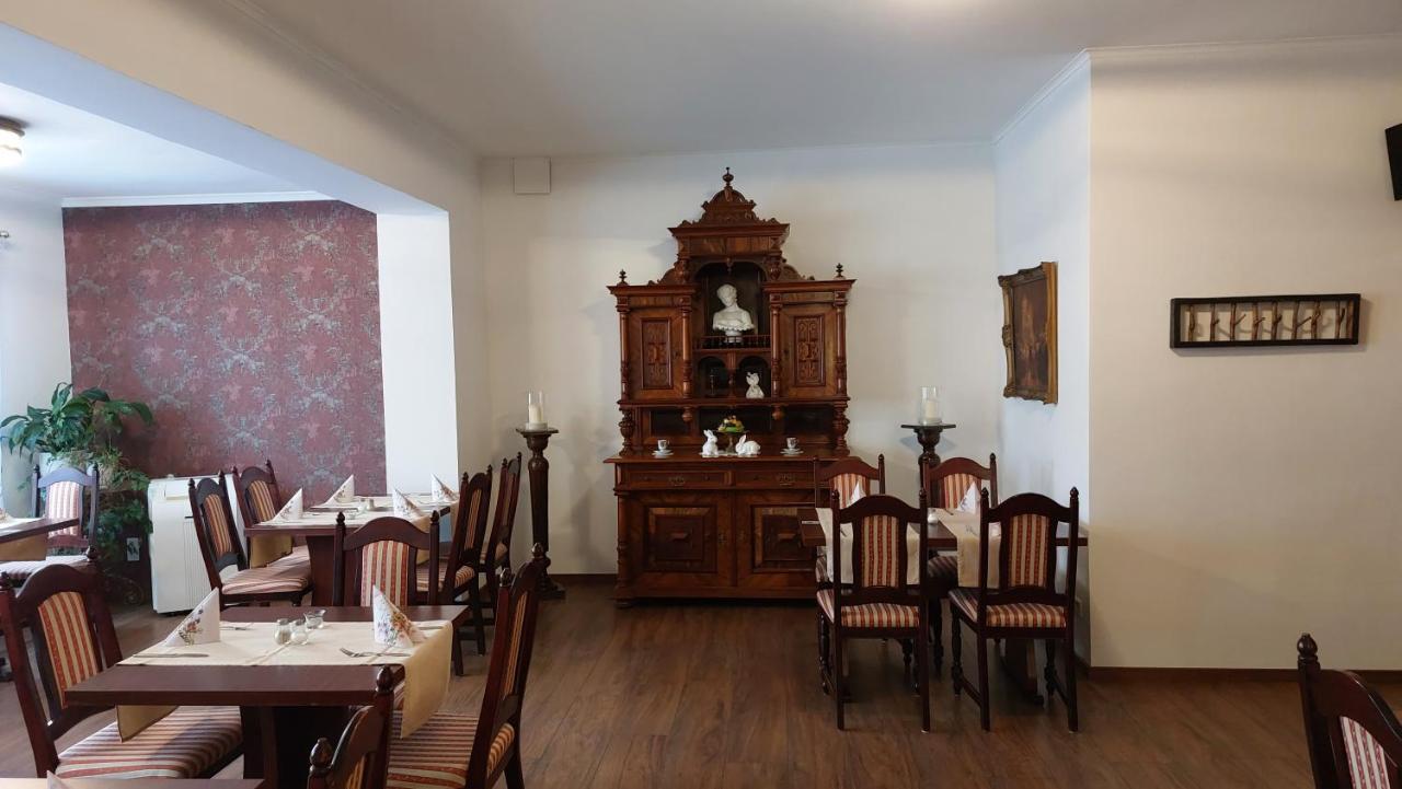 Hotel & Restaurant Lindengarten Lübben Dış mekan fotoğraf