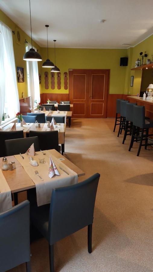 Hotel & Restaurant Lindengarten Lübben Dış mekan fotoğraf