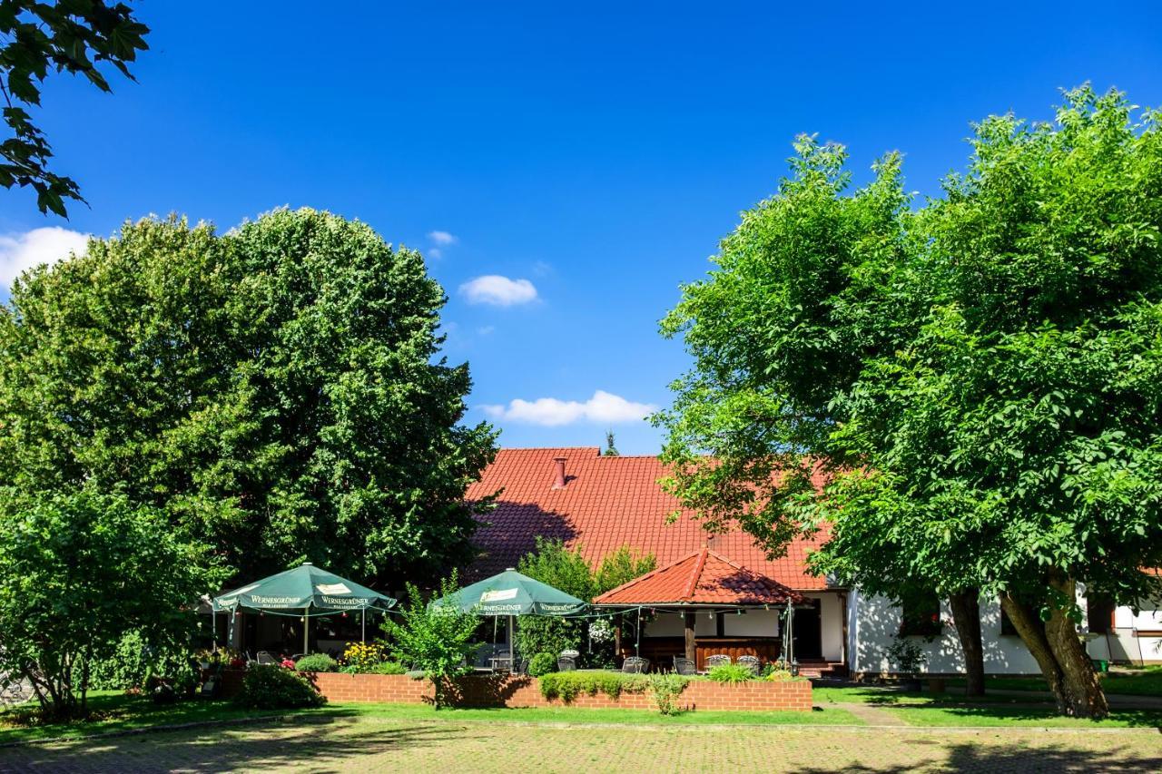 Hotel & Restaurant Lindengarten Lübben Dış mekan fotoğraf