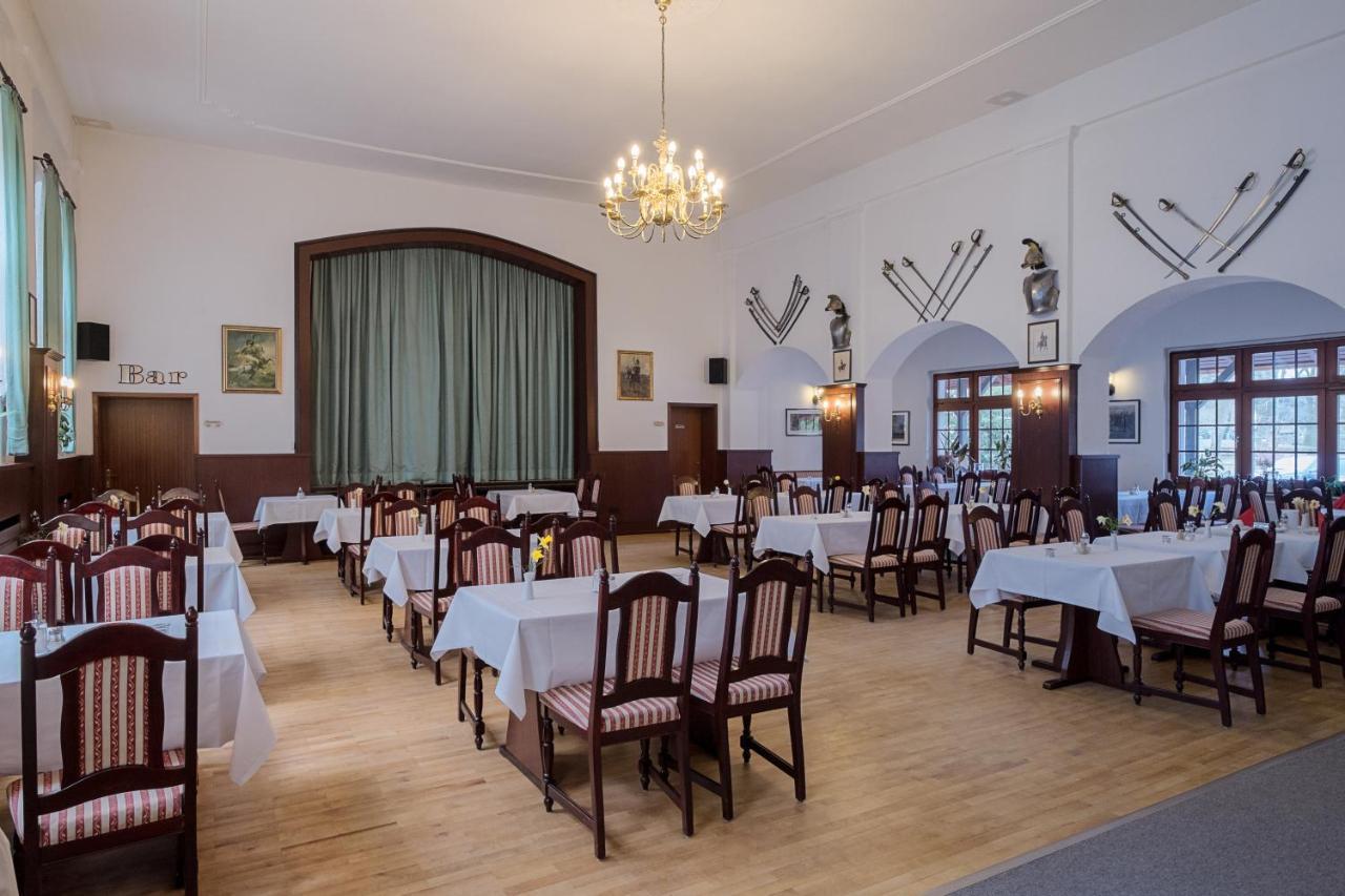 Hotel & Restaurant Lindengarten Lübben Dış mekan fotoğraf